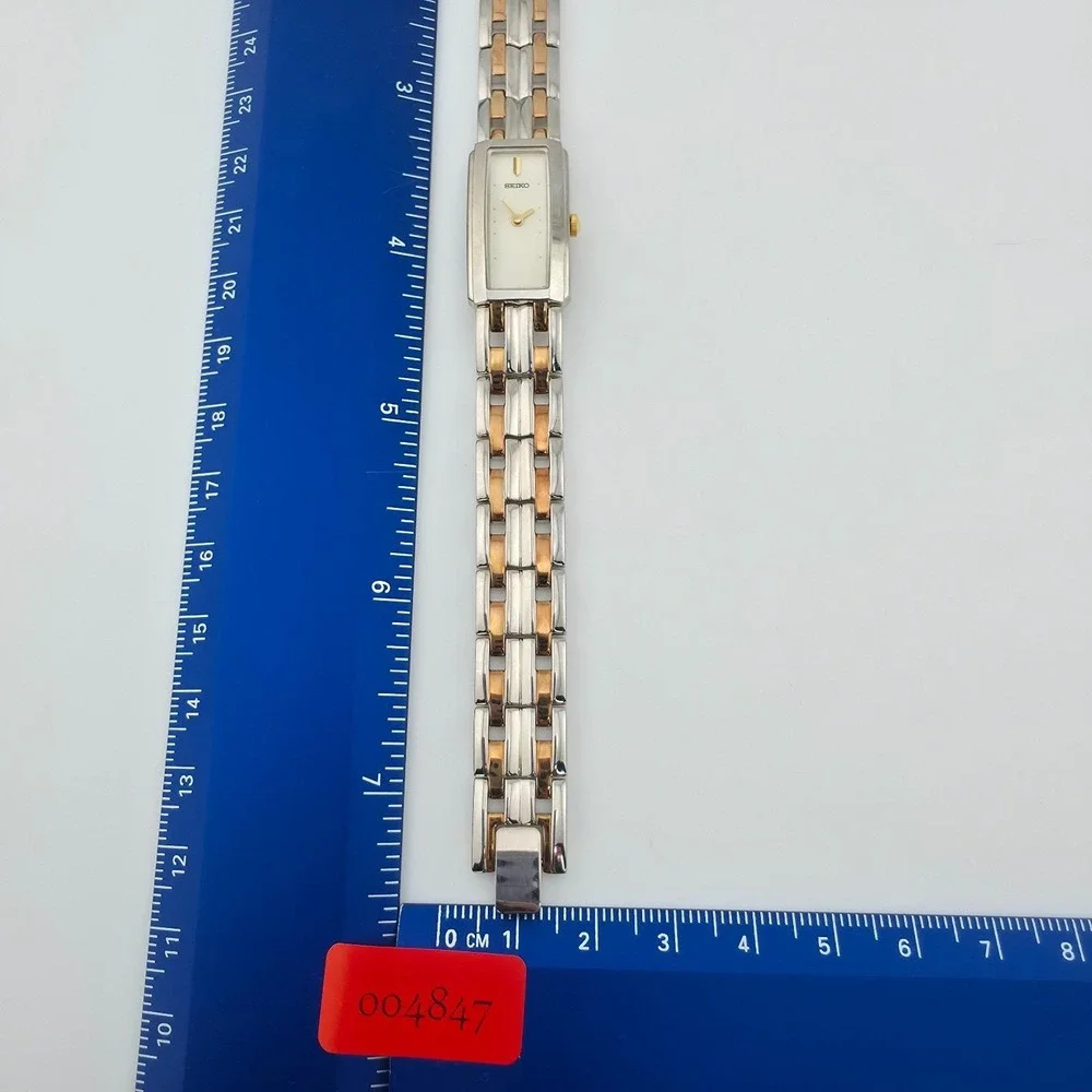 Vtg SEIKO Ladies Watch 4N00-7089 White Rectangle Dial Silver Gold Plate 7.25
